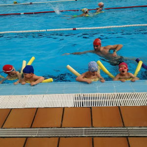 CURSOS DE NATACIÓN CHIPRANA (VERANO 2026)